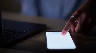 Oszustwo na Facebooku i podszywanie się pod rodzinę - NASK ostrzega