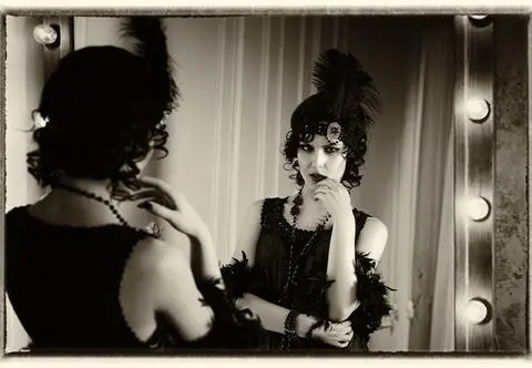 Buntowniczki z lat 20. powracają. Makijaż w stylu flapper girls znowu na topie 