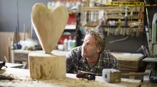 Jakie drewno jest najlepsze do rzeźbienia? Skąd je brać i czym rzeźbić?