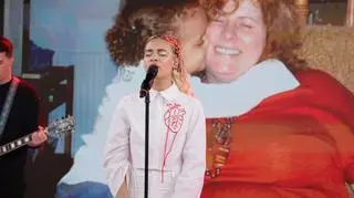 Wzruszający singiel Sary James. "Chciałam bardzo powiedzieć, jaka cudowna była moja babcia"