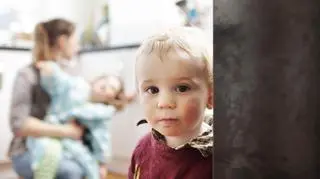 Zostają w domu, by wychowywać dzieci. "To może wpływać na zdrowie" 