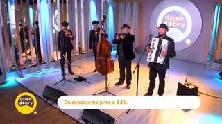 FiśBanda w utworze „Kasza kipi, kasza wre”