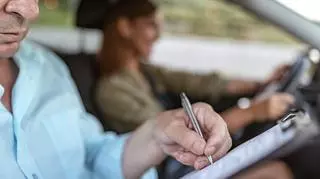 Błędy w testach na prawo jazdy. Kursanci muszą powtórzyć egzamin?