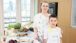 Barbara Mularczyk-Potocka wraz synem w kuchni DDTVN