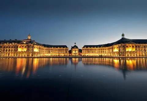 Bordeaux – francuska stolica wina i nie tylko. Co warto zobaczyć i zwiedzić w Bordeaux?