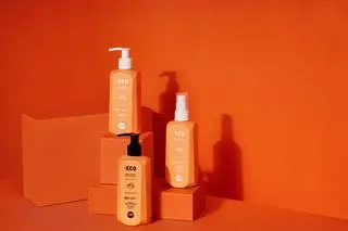 Kolor farbowanych włosów lubi szybko tracić intensywność - dla nich stworzono Vivid Color