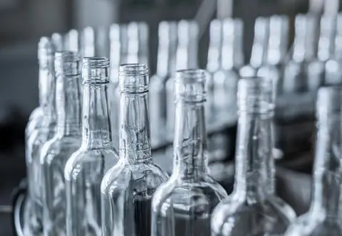 Sprzedawali podrobiony alkohol. Ponad 100 ofiar śmiertelnych w miesiąc