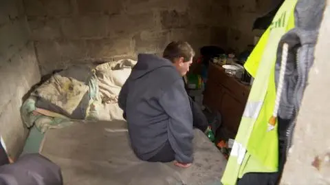 Uwaga TVN. Niepełnosprawny mężczyzna mieszka w kurniku