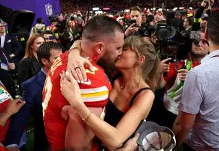 Bardzo długo zabiegał o względy Taylor Swift. Kim jest Travis Kelce, narzeczony piosenkarki?