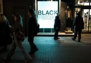 UOKiK ostrzega. Podczas Black Friday uważaj na zwodniczy interfejs