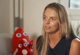 Niepełnosprawność nie powstrzymała Kingi Dróżdż. "Po drodze miałam parę upadków"