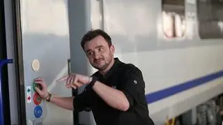 Jak wygląda gotowanie w pociągu od kuchni? "Jajko ucieka nam z ręki"