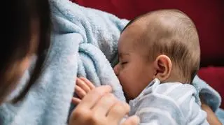 Czy kobieta, która karmi piersią może jeść słodycze? 