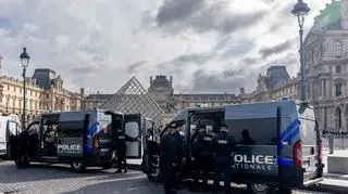 Kradzież klejnotów koronnych z Luwru. Pięciu nowych podejrzanych zatrzymanych przez policję