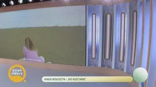 Kinga Wołoszyn w piosence “Nie budź mnie” 