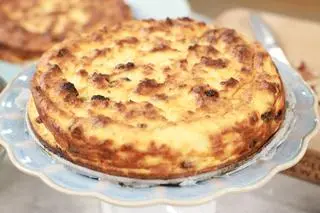 Sernik tradycyjny z bakaliami