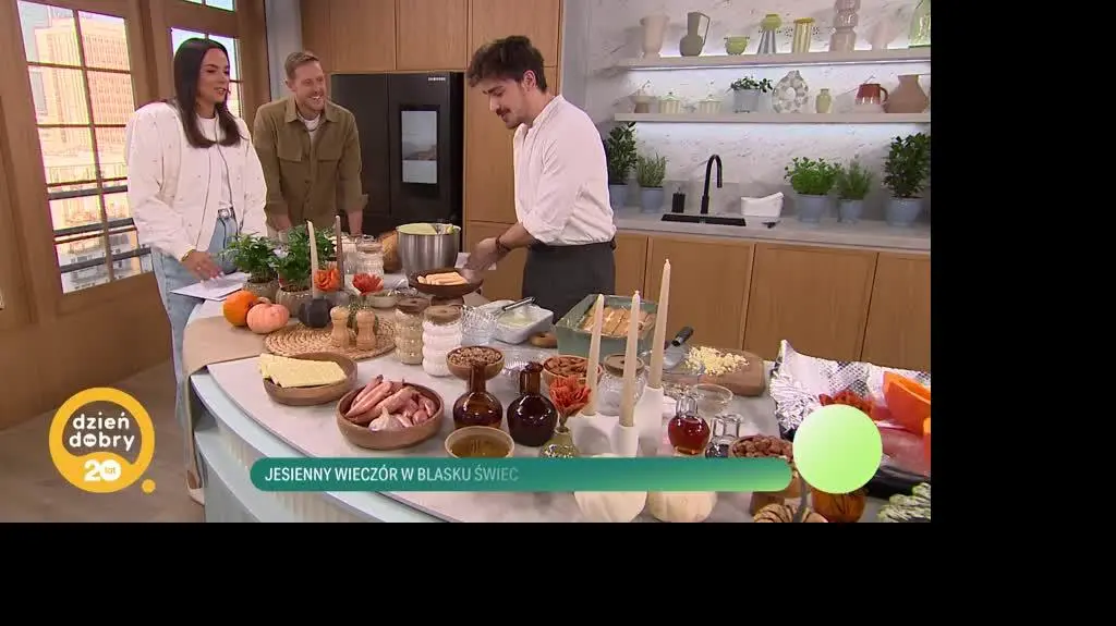 Jesienny wieczór w blasku świec 