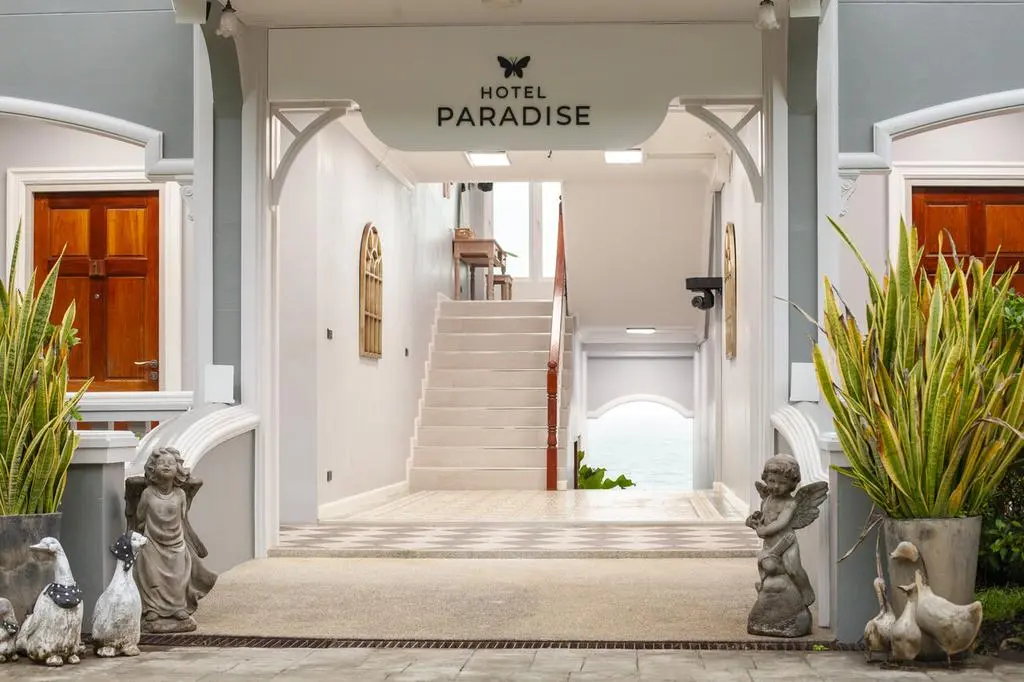 Nowa willa w "Hotelu Paradise"