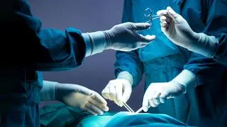 Rewolucyjny wyczyn polskich lekarzy. Operowali jednocześnie dwóch 3-miesięcznych bliźniaków