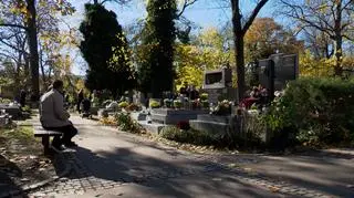 Nowe trendy funeralne. "Można zorganizować streaming z pogrzebu" 