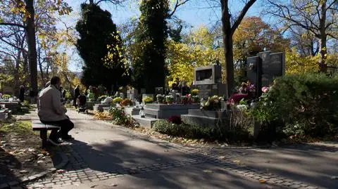 Nowe trendy funeralne. "Można zorganizować streaming z pogrzebu" 