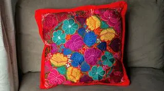 Poduszki z nadrukiem, zdjęciem, napisem, grafiką. Pomysłowy upominek