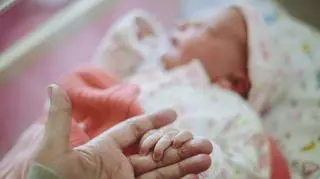Ta dziewczynka urodziła się z "rogiem jednorożca". "Ludzie zawsze się na nią gapią"