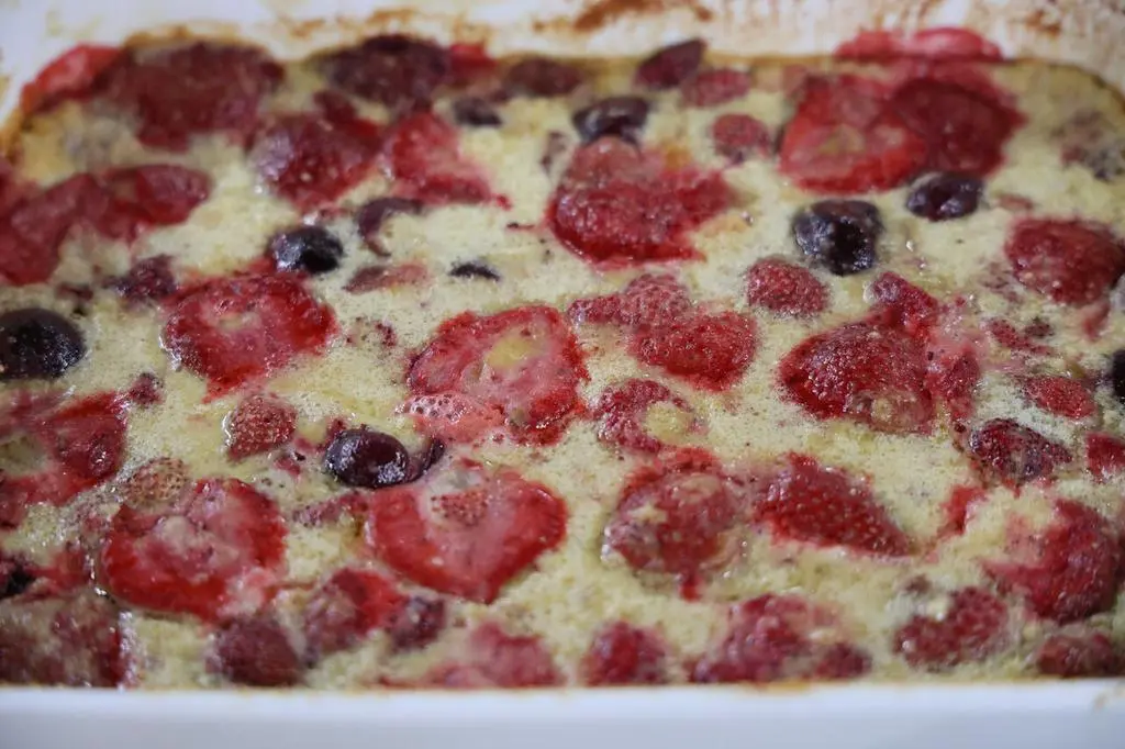 Clafoutis z czerwonymi owocami