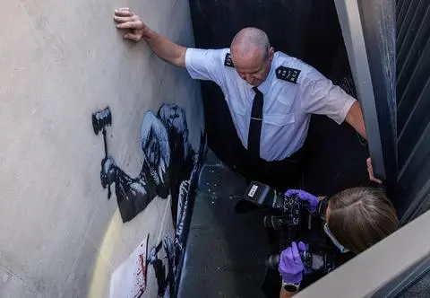 Banksy pokazał światu nowy mural. Nie uwierzysz, co przedstawia 