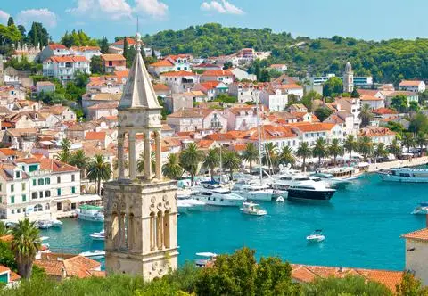 Chorwacka wyspa Hvar – atrakcje, pogoda, plaże. Co warto zobaczyć?