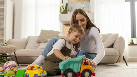 Rodzicu, pobaw się z dzieckiem. Zdaniem psychologa oboje wiele na tym zyskacie