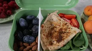 Sładana tortilla w lunchboxie