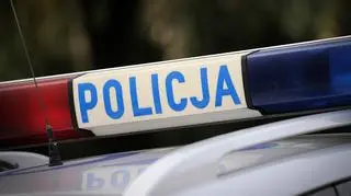 Kierowca wjechał w grupę pieszych i uciekł. Nie żyje 19-latka 