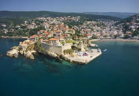 Największe atrakcje Ulcinj – kościoły, meczety i plaże, które warto zobaczyć