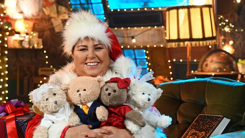 Dorota Wellman z misiami Fundacji TVN 