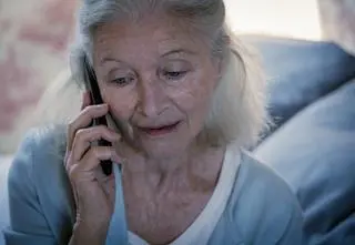 Seniorka straciła swoje oszczędności. Padła ofiarą nowej metody wyłudzeń pieniędzy