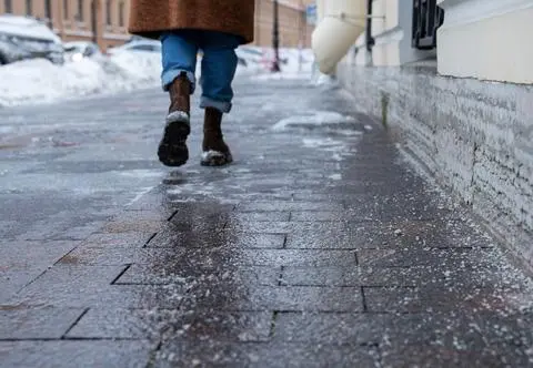 Pogoda na sobotę. Uwaga na gołoledź, może być bardzo ślisko