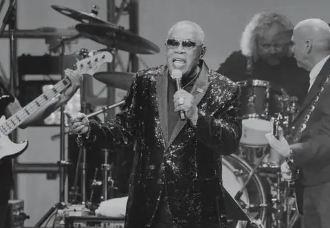 Nie żyje legenda R&B. Wokalista zmarł w wyniku komplikacji po zabiegu