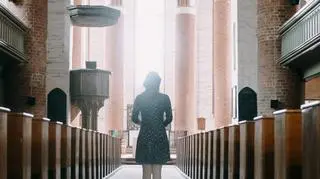 Sarah Mullally - pierwsza kobieta na czele kościoła