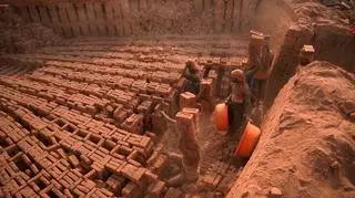 Dzieci świata - fabryki cegieł w Nepalu 