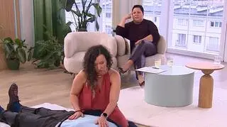 O co chodzi w masażu tantrycznym? Ekspertka zaprezentowała to na Marcinie Prokopie