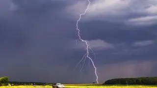 Pogoda na dzisiaj. Będzie grzmiało i błyskało. Alerty IMGW w niemal całym kraju