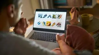 Świąteczne zakupy bez pułapek. Policja ostrzega przed "oszustwami miłosierdzia"