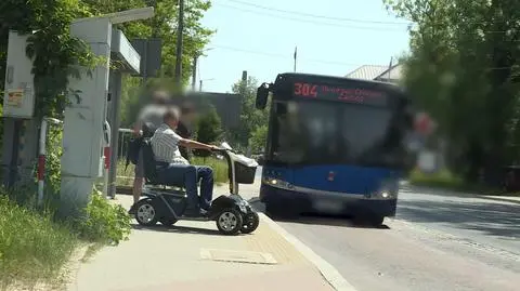 Uwaga! TVN. Niepełnosprawny mężczyzna na skuterze inwalidzkim niewpuszczany do autobusów