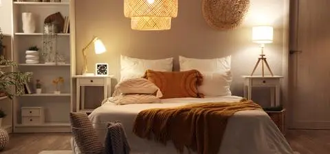 Sypialnia dopasowana do Ciebie. Jak w prosty sposób zaprojektować przytulne i funkcjonalne wnętrze do odpoczynku?