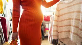 Spódnica ciążowa – jaką i jak wybierać?