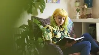 „Strefa literatury od zawsze była i jest otwarta na to, co jeszcze nieodkryte i nowe”. Jak młodzieżowe książki promują tolerancję? 