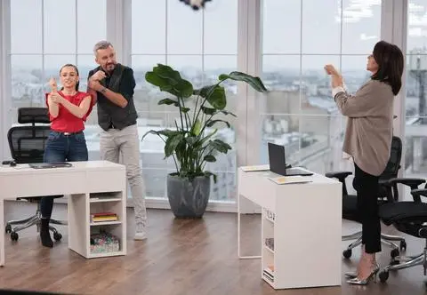 Siedząca praca? Te ćwiczenia są zbawienne dla twoich nadgarstków