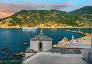 Największe atrakcje wyspy Skopelos. Co oferuje turystom?