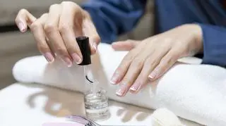 Znienawidzony manicure wraca do łask. Tę stylizację będziemy nosić w 2025 roku